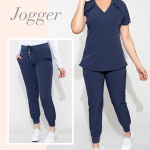 Med Couture Peaches Women's 4-Pocket STRETCH Seamed Cargo Jogger Scrub Pants